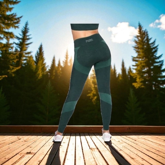 EUC Pink By Victoria's Secret Dark Green Seamless Leggings Size Medium - Picture 2 of 5